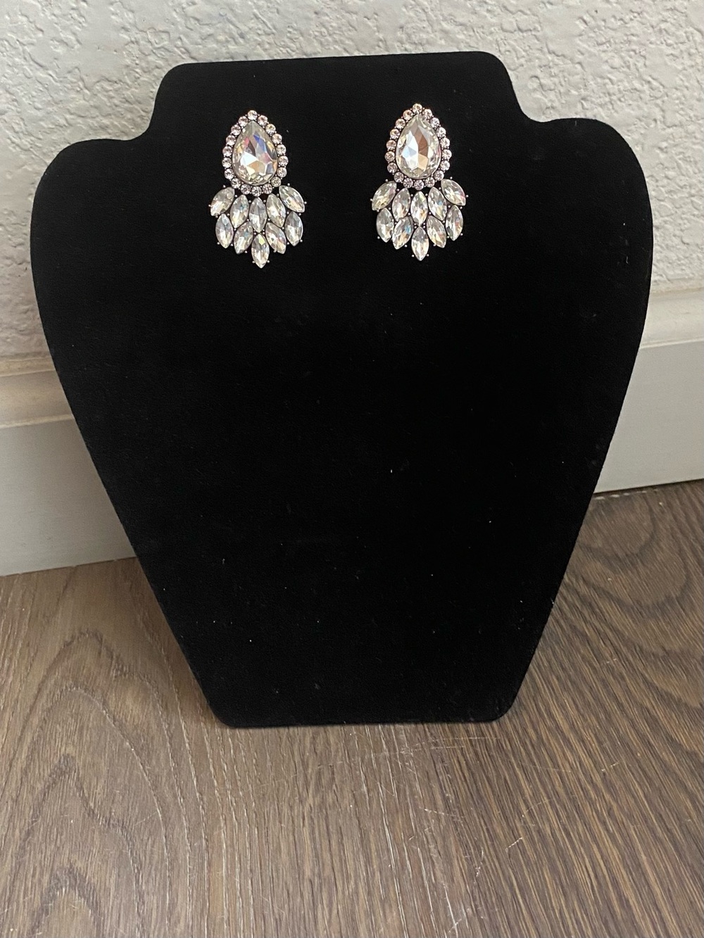paparazzi Iridescent Teardrop Chandelier Earrings - Clear
